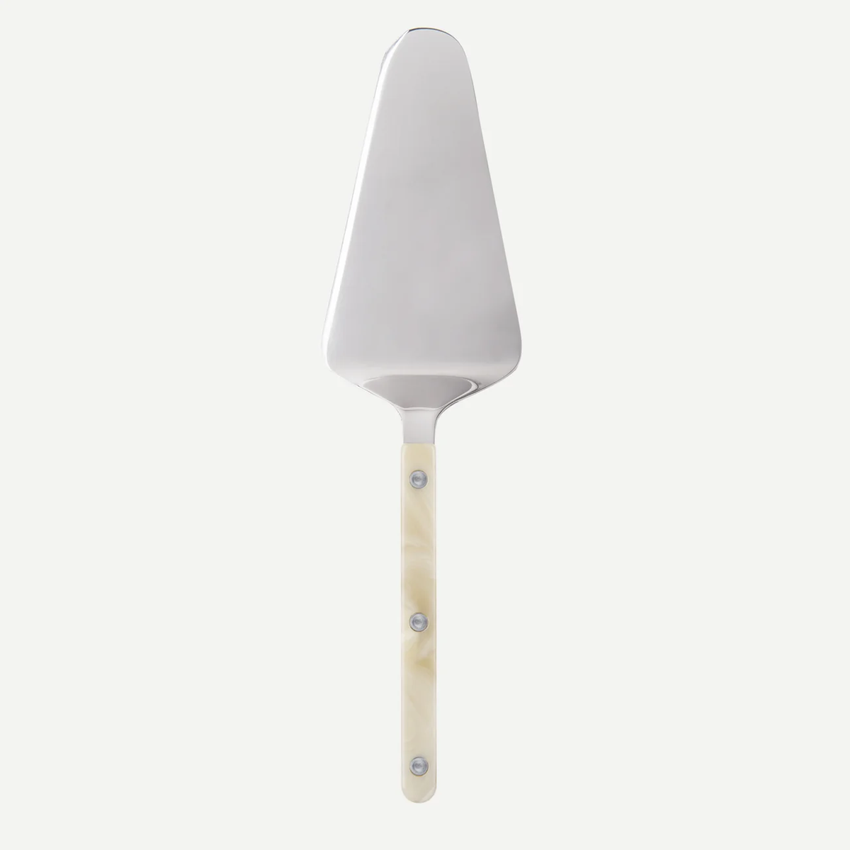 The Sabre Bistrot Shiny Tart Server–Faux Horn, featuring a triangular blade and faux horn handle, is shown against a plain white background.