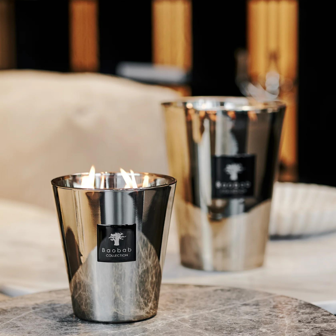 Les Exclusives Platinum Candle. 