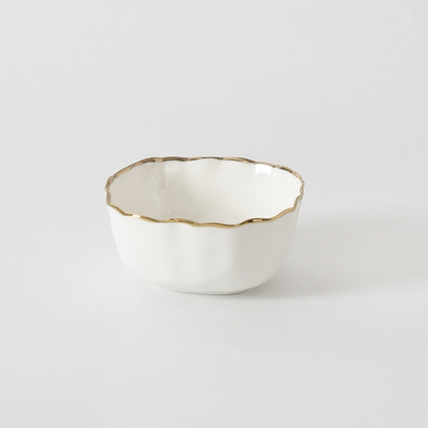 The PAMPA BAY Portofino Snack Bowl Gold features a scalloped rim and thin gold trim—perfect for serving treats oven to table. Set against a plain white background.