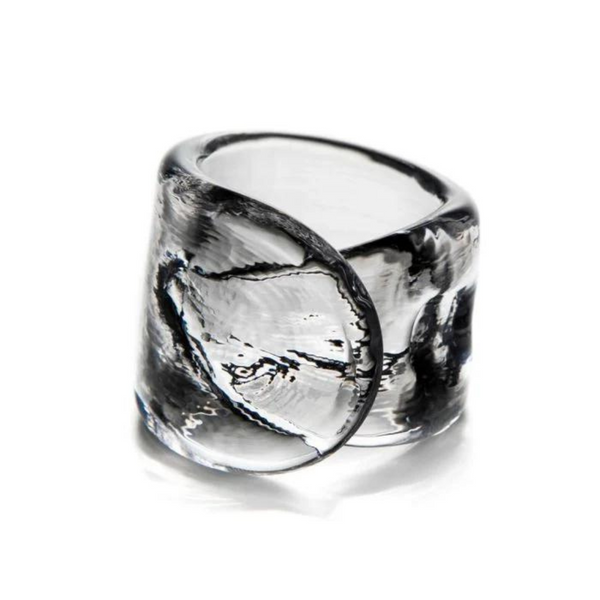 Ascutney clear napkin ring set. 