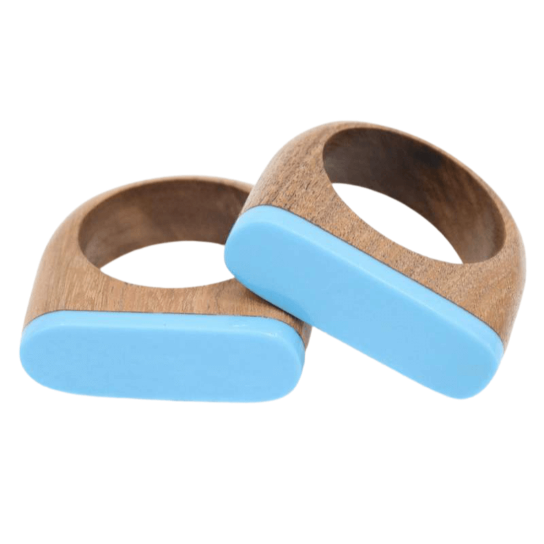 Flow napkin ring in light blue. 