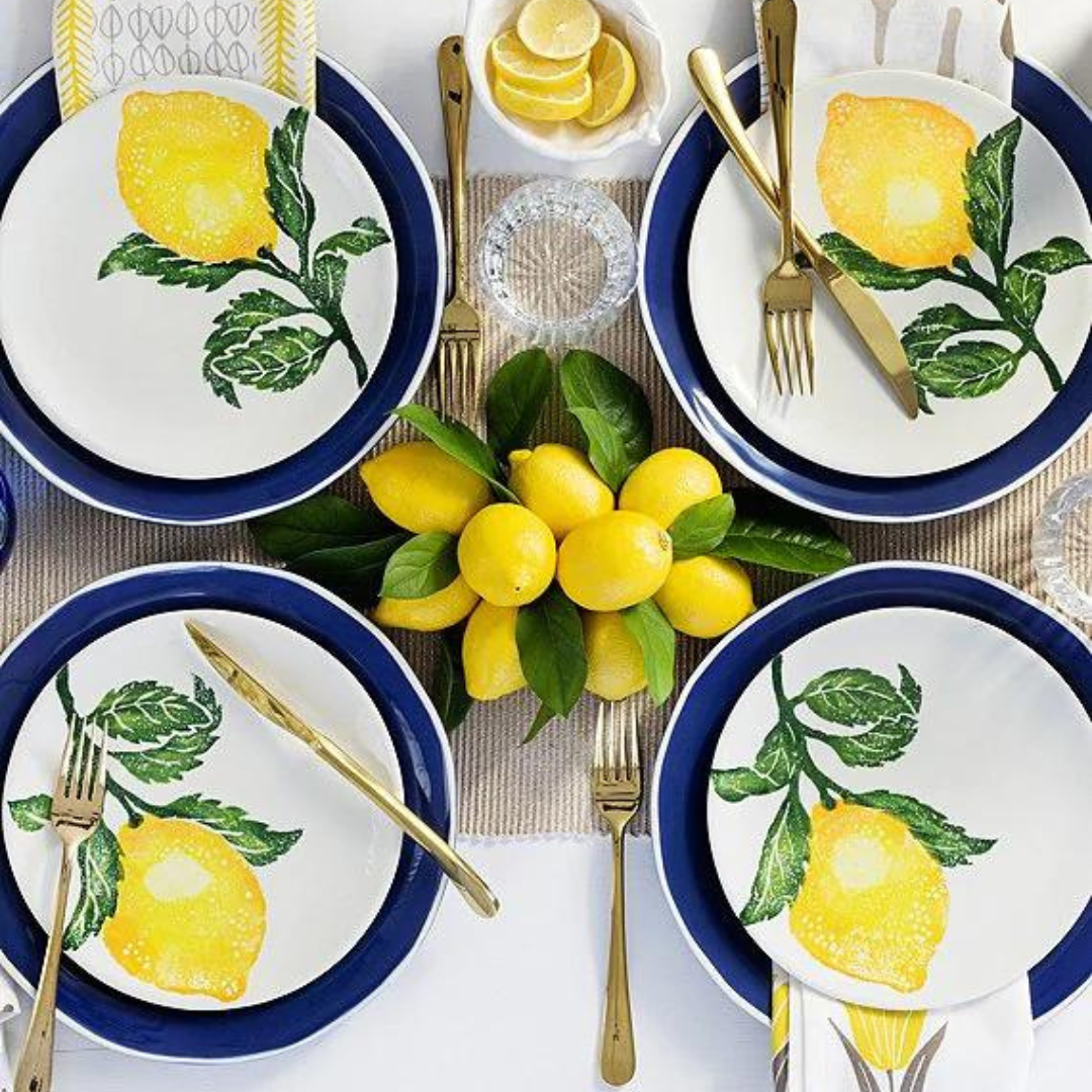 Set of 5 gold flatware made of stainless steel. 